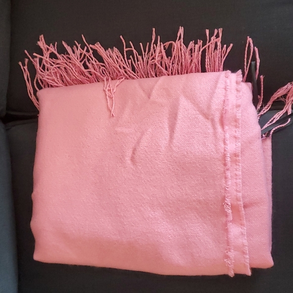 Shawl - Picture 2 of 5